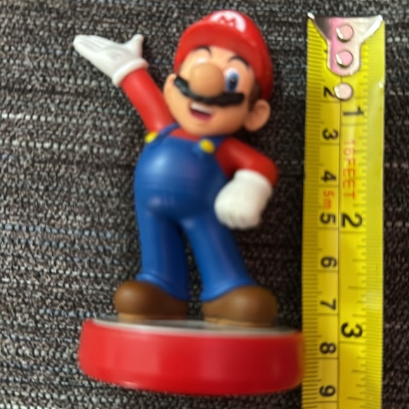 Nintendo Mario Amiibo figurine Red Collectible - Picture 5 of 5